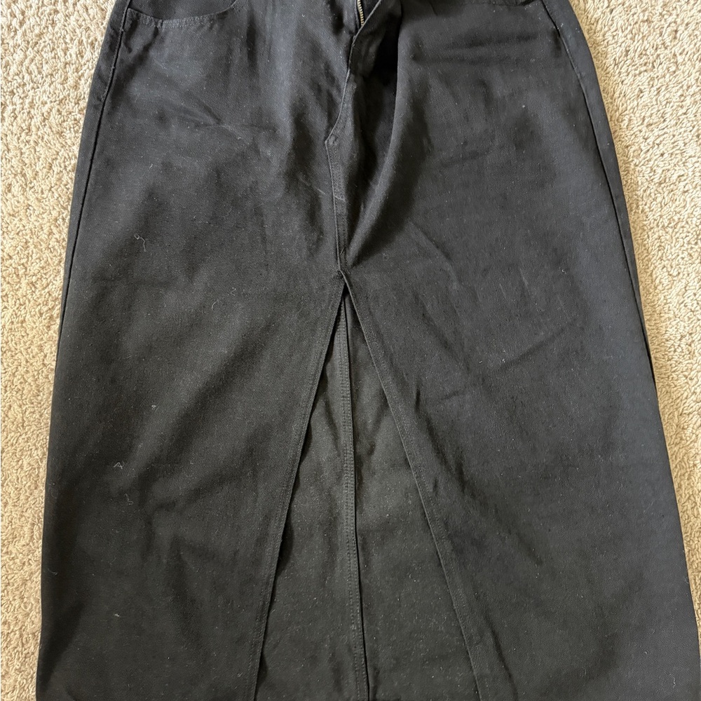 Black Women's Front-Slit Midi Skirt - Worn once